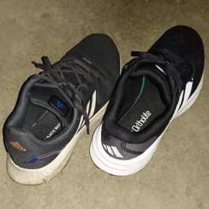 Adidas のスニーカー