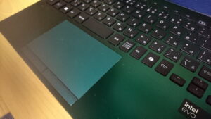 VAIO SX14-Rのタッチパッドは軽く触れる